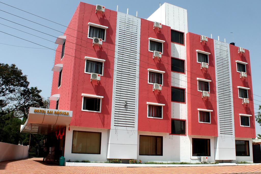 שירדי Oyo 4316 Hotel Sai Empire מראה חיצוני תמונה