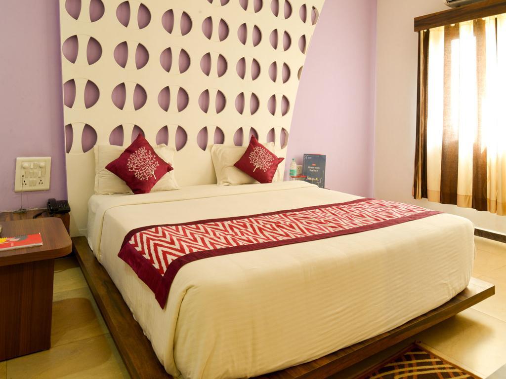 שירדי Oyo 4316 Hotel Sai Empire מראה חיצוני תמונה