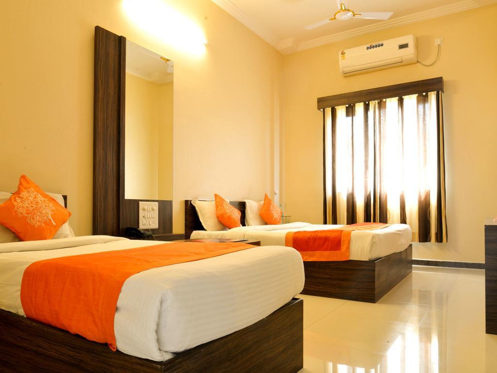 שירדי Oyo 4316 Hotel Sai Empire מראה חיצוני תמונה